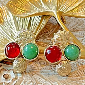 TOTALMENTE NUEVO Vintage Pendiente de Resina Enchapado en Oro Poste Plateado Verde/Rojo/Dorado - Imagen 1 de 3