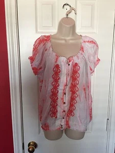 FEVER Size Medium M White and Pink Floral Embroidery  Short Sleeve Shirt Top - Picture 1 of 5