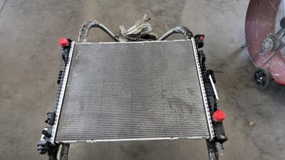 Used Radiator fits: 2016 Jeep Grand cherokee 3.6L w/tow package Grade A Foto 1 de 4