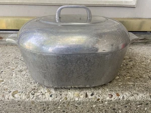 VINTAGE WAGNER WARE SIDNEY 0 MAGNALITE 4265-P ALUMINUM ROSTER W/TRIVET - Picture 1 of 23