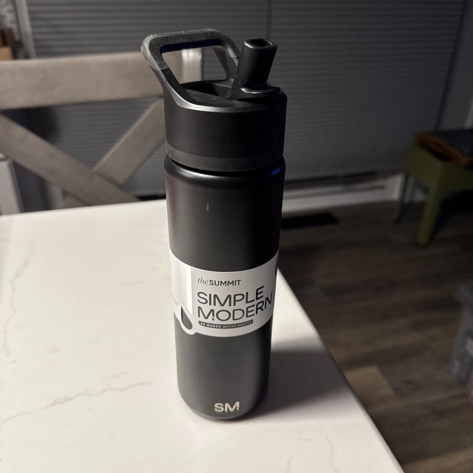 Simple Modern Insulated Water Bottle With Straw Lid 22oz (650ml) Midnight Black