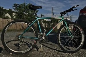 1992 HardRock Sport Green to Teal fade Specialized Bike MTB - Picture 1 of 10