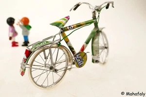 Modelo de chapa bicicleta hombre 15 cm bicycle sheet model from old tins modelo de bicicleta - Imagen 1 de 4