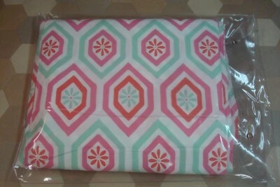 One PBT POTTERY BARN Teen TWIN DUVET COVER Pink Reversible Geometric 66" x 95" - Image 1 of 4