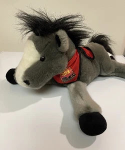 Wells Fargo legendäres graues Pferd 15 Zoll Plüsch Prinz 2006 rot schwarz Bandanna - Bild 1 von 7