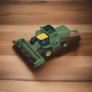 Ertl John Deere Combine Harvester 1:87 Scale Die Cast Replica Farm Toy - Picture 1 of 8