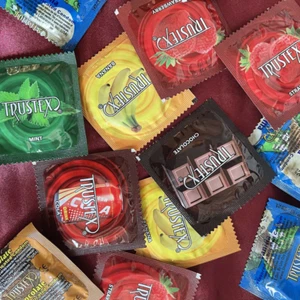 Trustex Flavored Lubricated Condomsđź’‹Natural Rubber Latex-Choose Flavor & Count - Picture 1 of 9