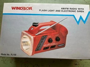 NOS Vintage WindsorMultipurpose AM/FM Flash Lite Radio & Emergency Siren - Picture 1 of 3