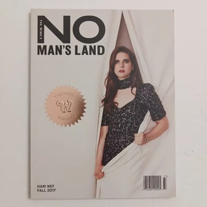 The Wing's No Man's Land Magazine Issue #1 Fall 2017 Hari Nef Cover - Foto 1 di 10