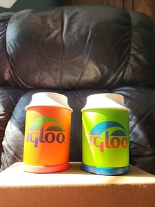 Taza y lata vintage años 80 IGLOO Koozies x 2 porta bebidas de cerveza Coozie NEON  - Imagen 1 de 9