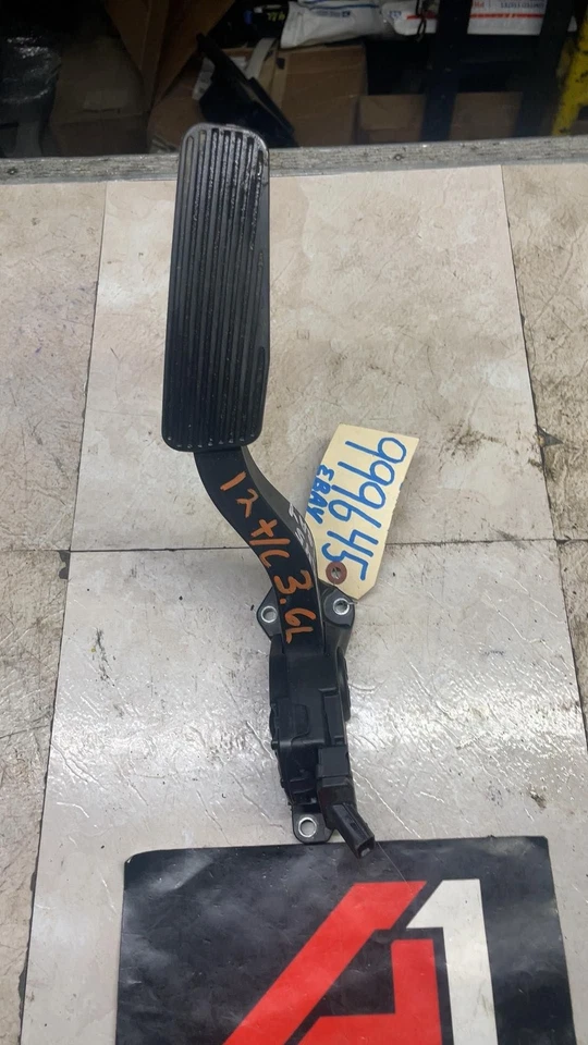 Conjunto de pedal CHRYSLER TOWN CNTRY 12 Foto 1 de 4