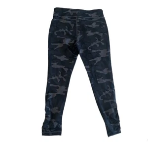 G.H. Bass & Co. Womens Reversible Camo Stretch Elastic Waist Leggings Size L - Picture 1 of 7