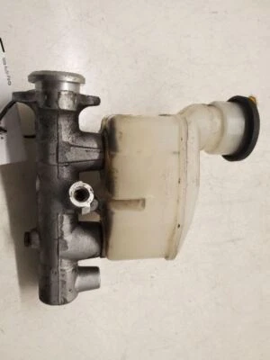 Cilindro maestro de freno Toyota RAV 4, 4x4, 1997-2000, 2,0 L, 4 cilindros, 3SFE, 47201-42091 Foto 1 de 4