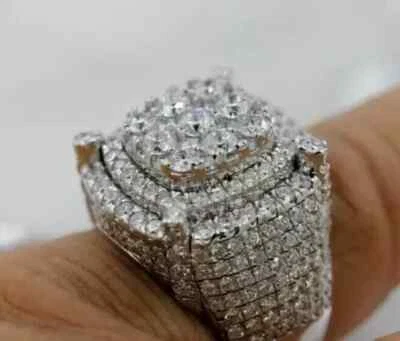 Anillo de boda redondo de diamantes creado en laboratorio de 3 quilates enchapado en oro blanco de 14 quilates para hombre Foto 1 de 4