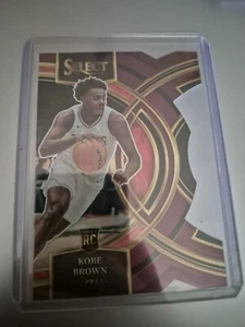 2023-24 Panini Select KOBE BROWN 068/175 RC Maroon Die-Cut Prizm Premier Level - Bild 1 von 2