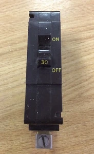 Crabtree Tipo C50 30AMP 240V Usado Buen Estado  - Imagen 1 de 2