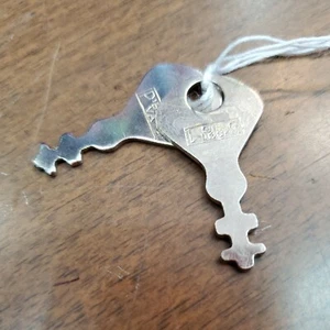 5K Long Lock P'Burg VA Lot of 2 Vintage Luggage Lock Padlock Keys - Picture 1 of 2