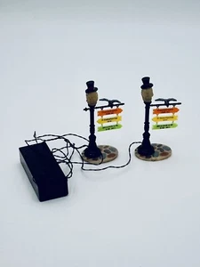 Spooky Town Lemax Skull Skeleton Street Lamp 2008 Lighted Accessories Works - Picture 1 of 9