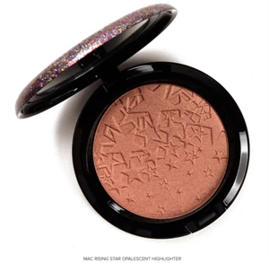*SALE* M.A.C. RISING STAR - OPALESCENT POWDER - Picture 1 of 4
