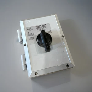 🔴Arrow Hart AH30MS2F-M2 Disconnect Switch With AUX. Contact 30A 600V Fusible‼️ - Picture 1 of 4