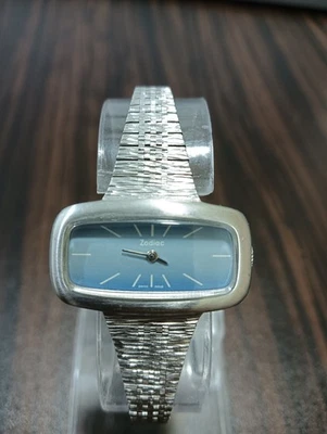 Reloj Zodiac vintage para dama nuevo de colección hecho en Suiza esfera azul caja plateada años 70 raro Foto 1 de 4