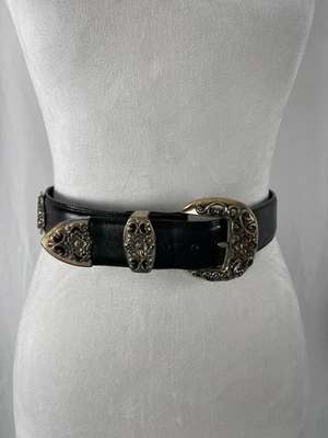 CINTURÓN DE CUERO NEGRO BRILLANTE VINTAGE HEBILLA DE METAL PLATEADO Pequeño Western Pesado EE. UU. Foto 1 de 4