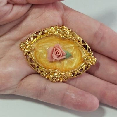 Broche Avon Vintage Victoria Tono Oro Rosa Foto 1 de 4