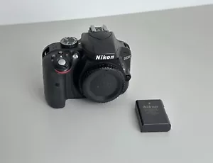 Nikon D3300 Body Gehäuse - defekt - Bild 1 von 4