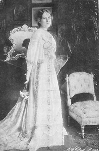 POSTCARD - EDWARDIAN ACTRESS - MISS EDNA MAY - YES NO SERIES - Picture 1 of 2