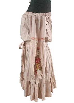 Maxi Mini Vestido de Sol Boho Bronceado Calado Fuera del Hombro Mediano Por Plumas Foto 1 de 4