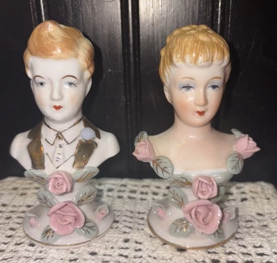 Juego De Colección Años 50 Ucagco Porcelana Victoriano Hombre Mujer Rosa Criada Sal y Pimienta Foto 1 de 4