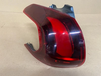 PILOTO TRASERO EXTERIOR LADO PASAJERO PEUGEOT 2008 9826730480 2016-2019 C1553 Foto 1 de 4