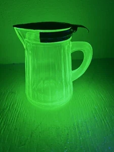 Vintage Anchor Hocking Green Uranium Glass Rusted Flip Lid 4.25” Syrup Pitcher - Picture 1 of 14