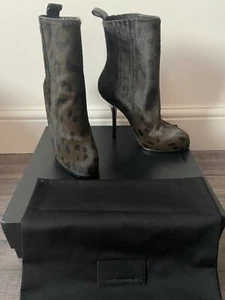BOTAS ALEXANDER WANG PELO DE BECERRO OLIVA TALLA UK 7 VENTA AL POR MENOR £750 NUEVAS EN CAJA - Imagen 1 de 12