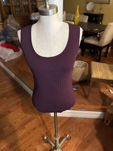 Camiseta sin mangas DONCASTER marrón tejida elástica cuello redondo talla pequeña, etiqueta negra - Imagen 1 de 5