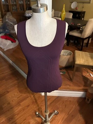 Camiseta sin mangas DONCASTER marrón tejida elástica cuello redondo talla pequeña, etiqueta negra Foto 1 de 4