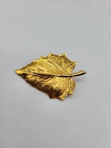 Goldtone 2" Ivy Leaf Pin Brooch - Picture 1 of 3