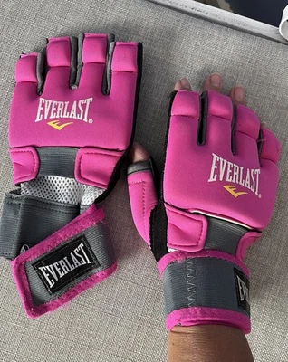 Everlast Women Evergel Hand Wraps Elite Training Gloves Size M Fuchsia - Image 1 of 4