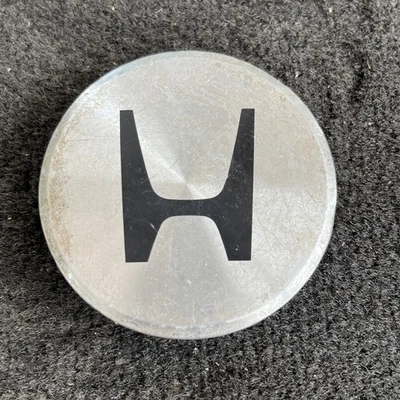 00 01 02 03 Honda S2000 OEM Center Cap 44732-S2A-A00 - Image 1 of 4