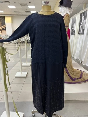 Vestido antiguo de 1920-1925, Ucrania. Foto 1 de 4