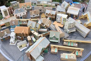 Big Job Lot 30 Superquick OO Scale Lineside Buildings - Spares/Repairs - Picture 1 of 11