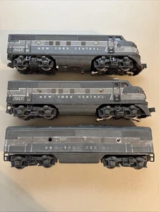 LIONEL 2344 POSTWAR O-GAUGE NEW YORK CENTRAL (NYC) F-3 A-B-A DIESEL LOCOS SET - Picture 1 of 13