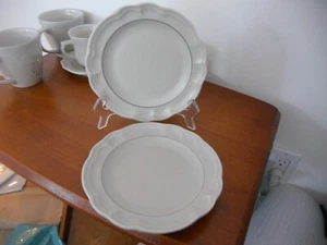 2 Pfaltzgraff Heirloom SALAD PLATES Set Lot Floral 7 3/8" Bread Dessert Side - Picture 1 of 6