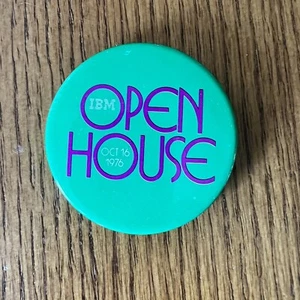 DE COLECCIÓN IBM OCT 16 1976 CASA ABIERTA PINBACK PIN BOTÓN INSIGNIA 2.25" REDONDO - Imagen 1 de 3