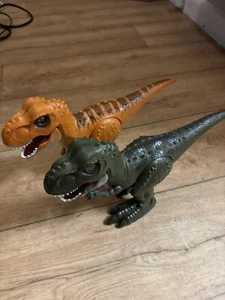 Zuru Robo Alive Robotic T-Rex Dinosaur Toy x2 Walking Sound Battery Powered - Picture 1 of 3