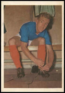 Chix - Alex Wilson (Portsmouth) - 'Famous Footballers' (1961) - Picture 1 of 2