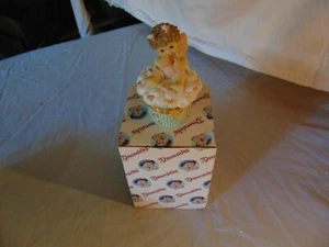 2000 Dreamsicles Cupcake in Box Opens to Trinket Box 5 inch - Picture 1 of 5