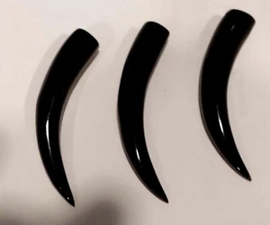 Neu NOS geschnitzte schwarze Farbe Stoßzahn oder Horn Stücke oben gebohrt 3/Set # Fash164 - Bild 1 von 2