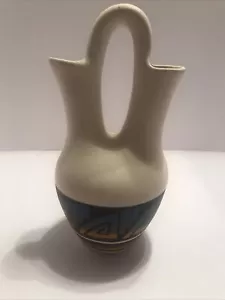 NATIVE AMERICAN POTTERY WEDDING VASE HANDPAINTED NAVAJO INDIAN SIGNED - Picture 1 of 7