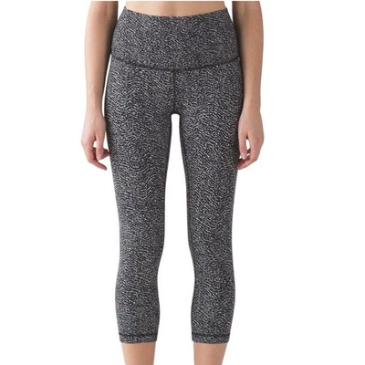 Lululemon Wunder Under Crop Hi-Rise 21" Luon Ripple Jacquard Black White Sz 4 - Image 1 of 4